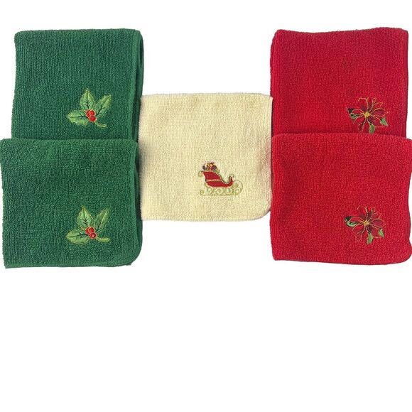 Christmas Decor Lot Of 5 Wash Rags Cloth Poinsettia Holly And Sled - Picture 2 of 6